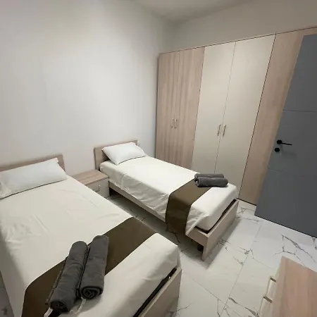 2 Min From Seafront Sliema