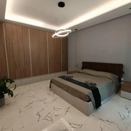 2 Min From Seafront Apartment